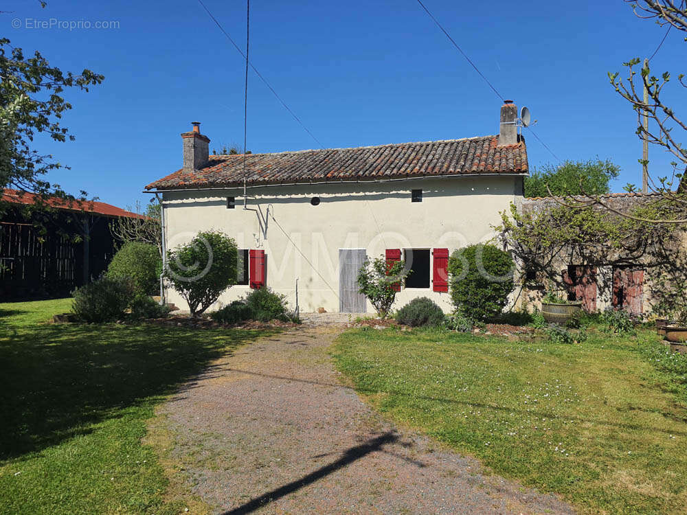 Maison à SAUZE-VAUSSAIS