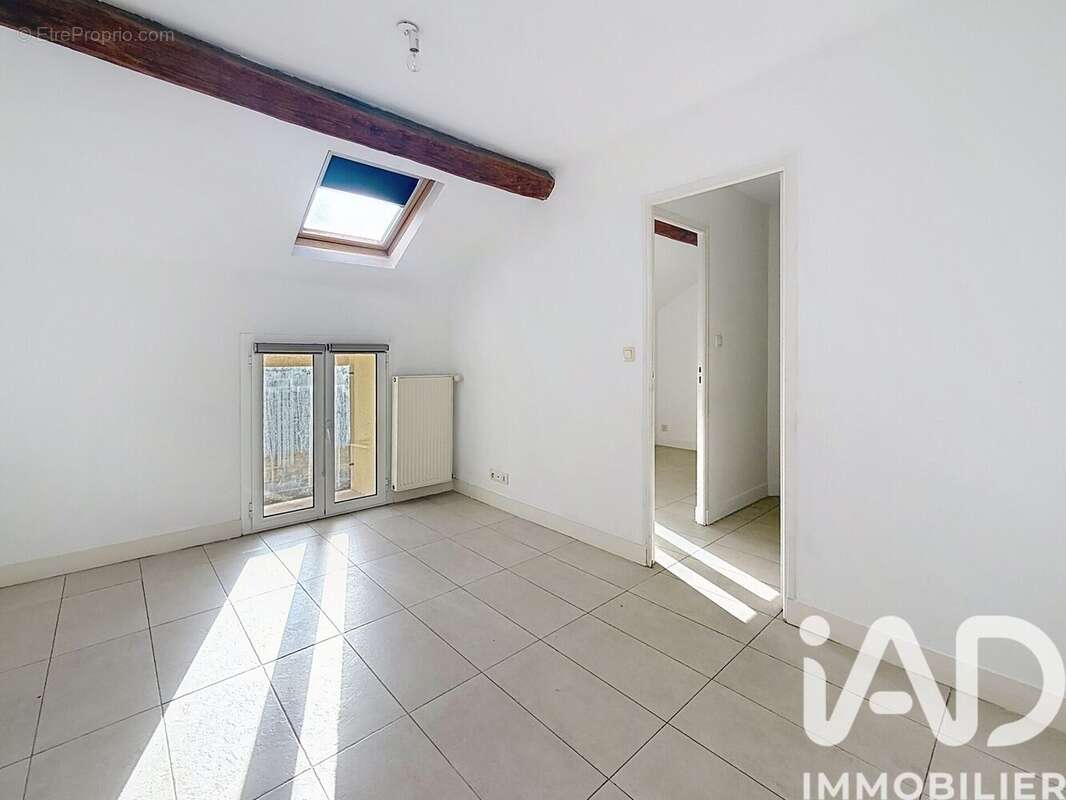 Photo 9 - Appartement à LE MESNIL-LE-ROI