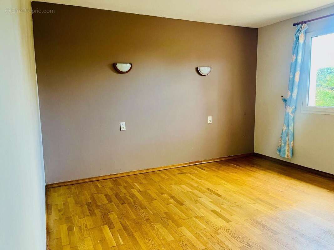 Photo 4 - Maison à SAINT-JULIEN-DU-PUY