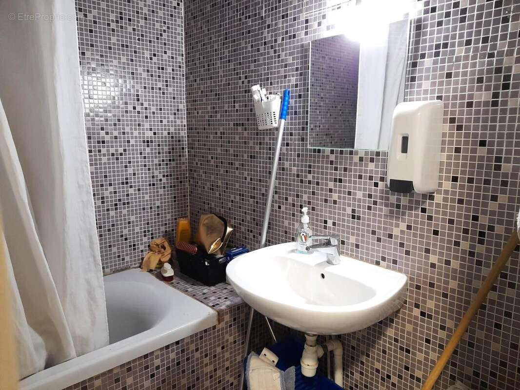 Appartement 82 m² à Venissieux  - photo 6