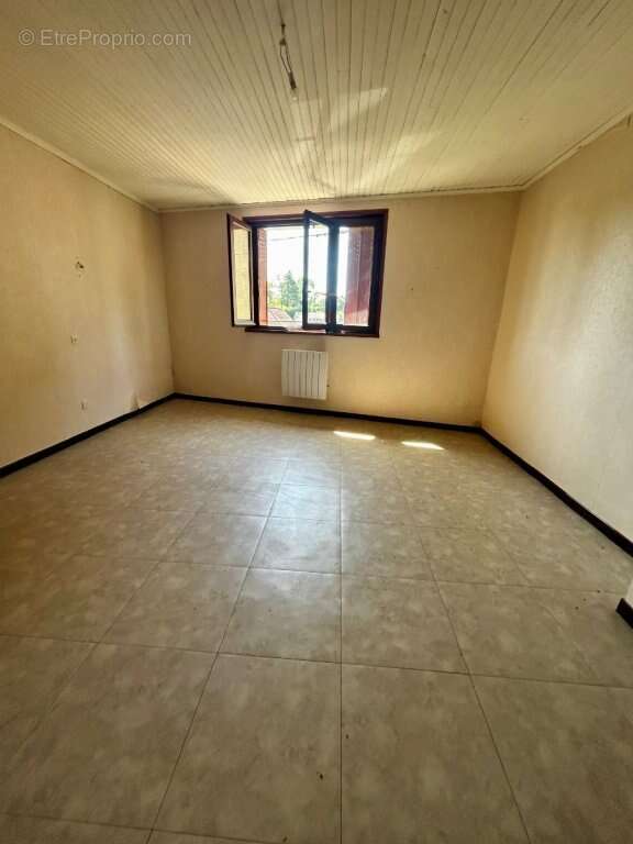 MAISON COEUR VILLAGE - 5 pièces - Garages - dépendance sur terrain constructible - photo 15