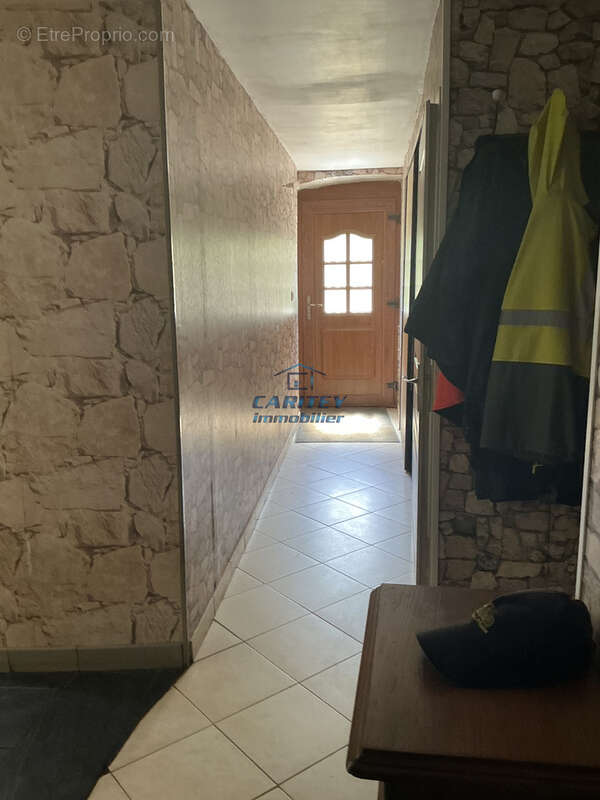 Domaine compose d'une maison d'habitation, 3 appartements, dependance, sur terrain de 38690m2 - photo 32