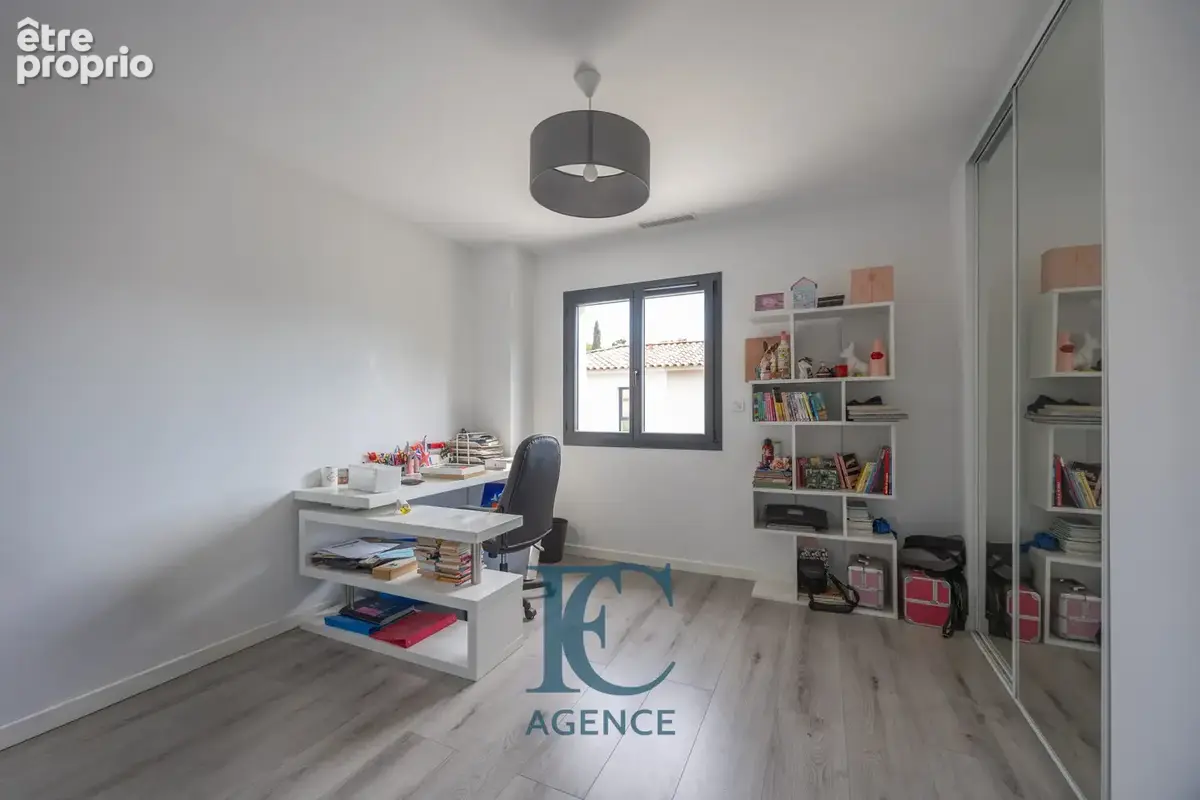 Maison contemporaine de 129 m2 à proximité de la plage de la Coudoulière - photo 5