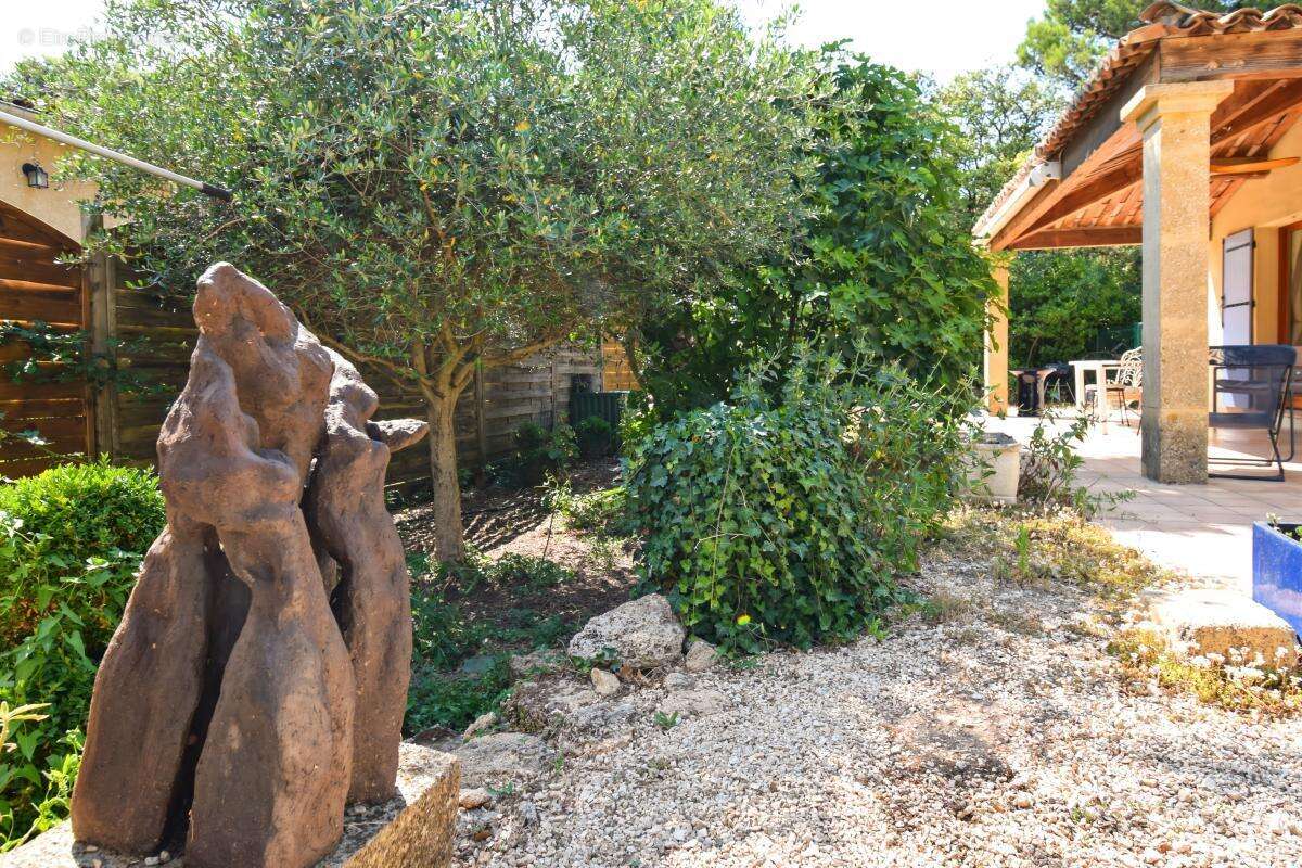 Maison à VERS-PONT-DU-GARD