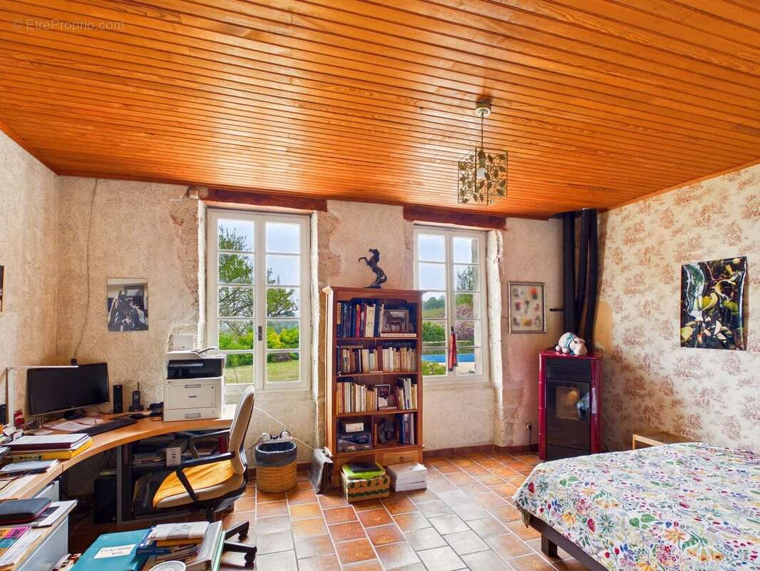 Maison à SAINT-URCISSE
