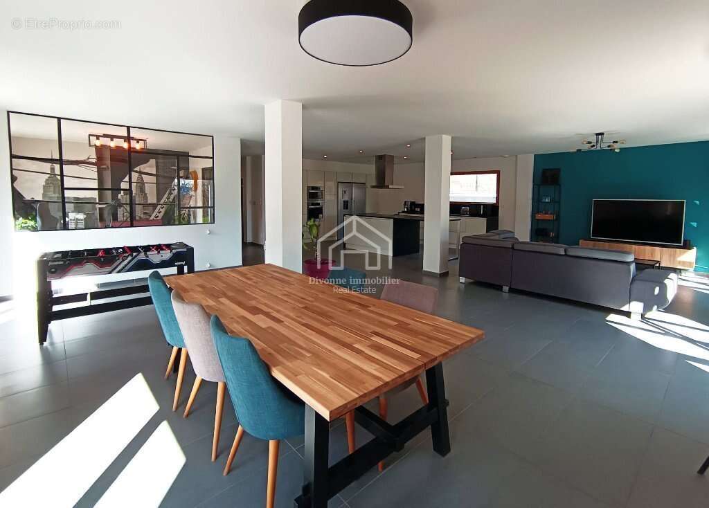 Maison à DIVONNE-LES-BAINS