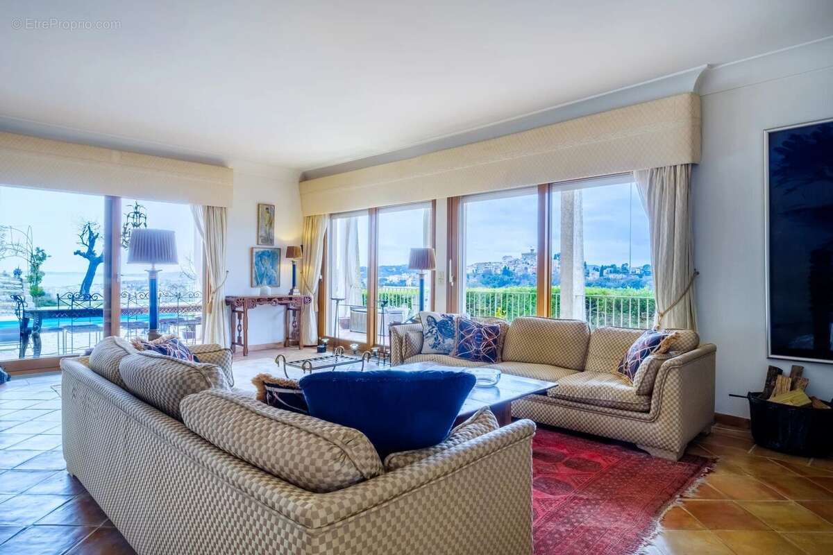 Maison à CAGNES-SUR-MER