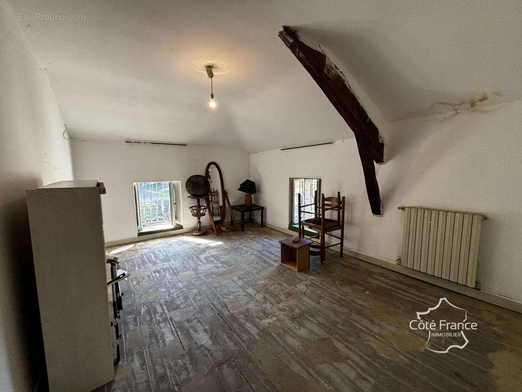 Maison à BAGNAC-SUR-CELE