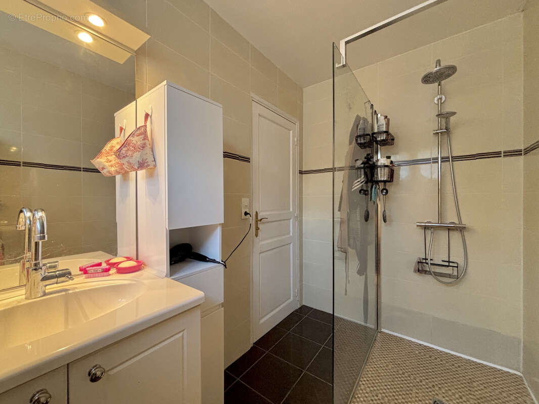 Maison à COLOMBIERS-SUR-SEULLES