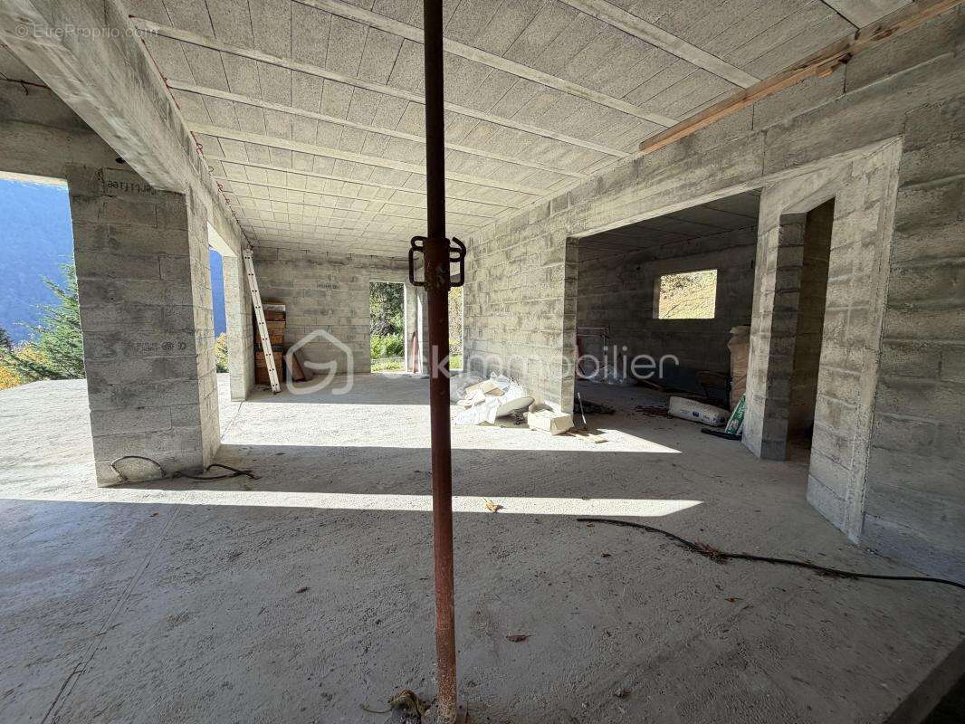 Maison à SECHILIENNE