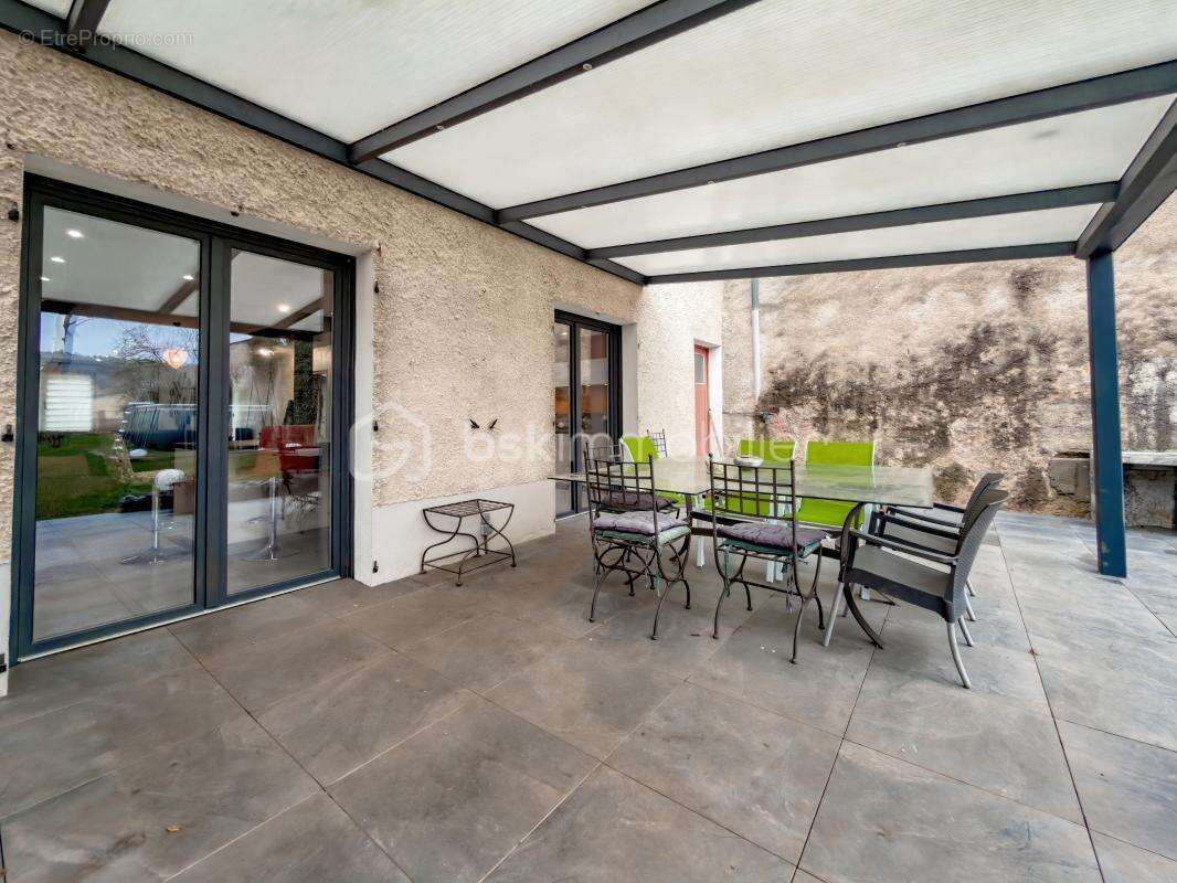 Une maison familiale d'exception, prête à accueillir vos plus beaux projets - photo 2