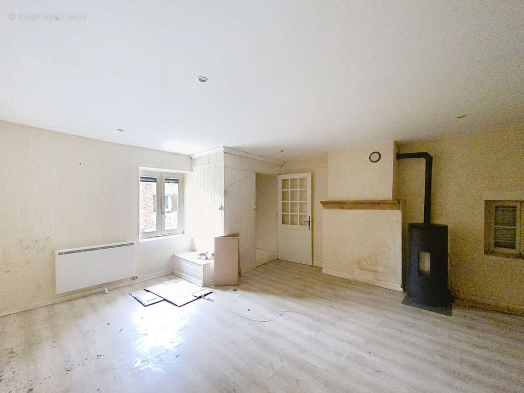 Maison à VILLE-SUR-JARNIOUX