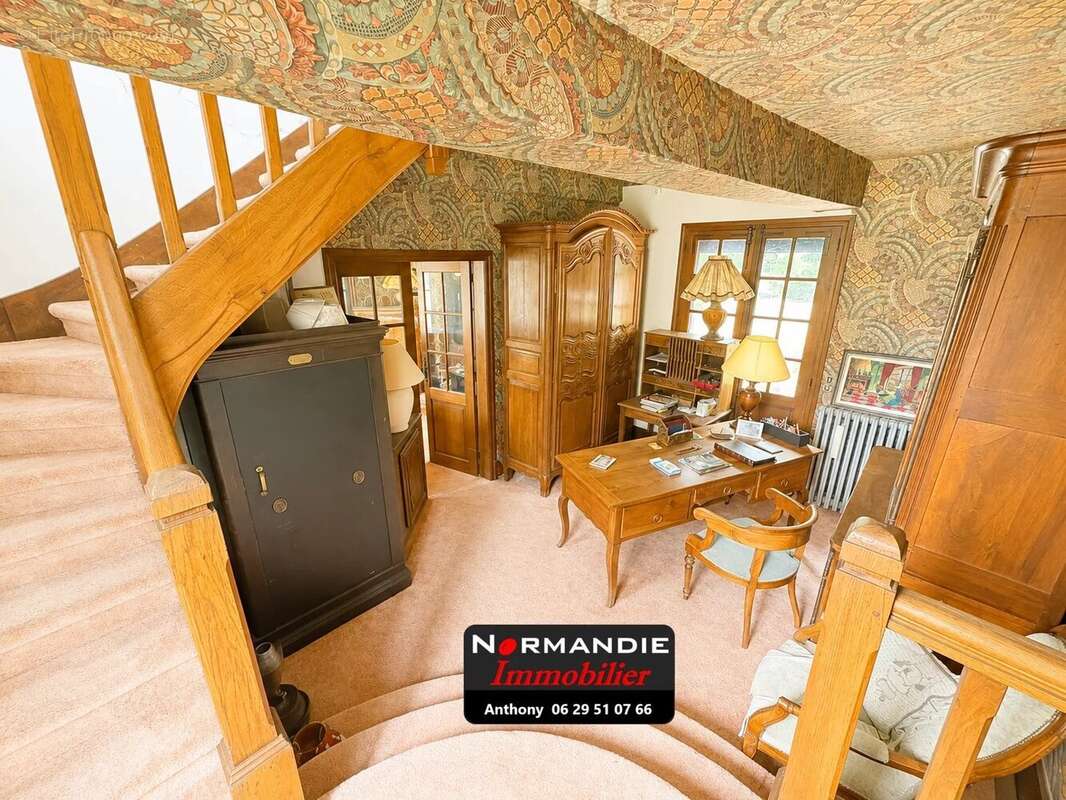 Manoir de caractère – Domaine de 2,2 hectares avec rivière et dépendances - photo 12