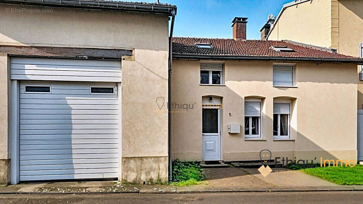 Maison à VILLE-SOUS-LA-FERTE