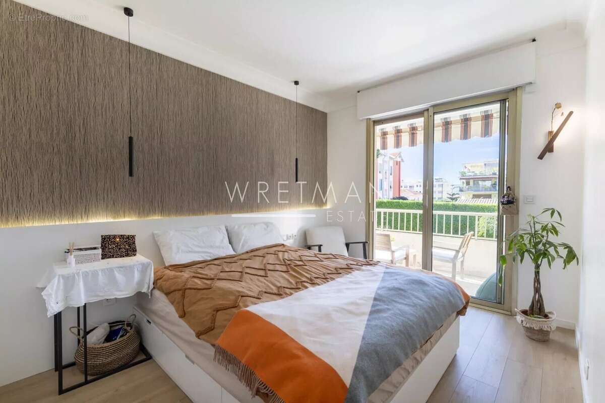 Appartement à SAINT-LAURENT-DU-VAR