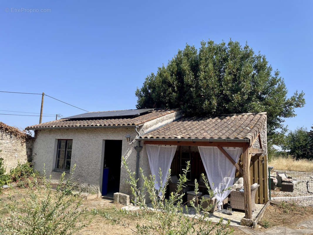 Maison à LES NOUILLERS