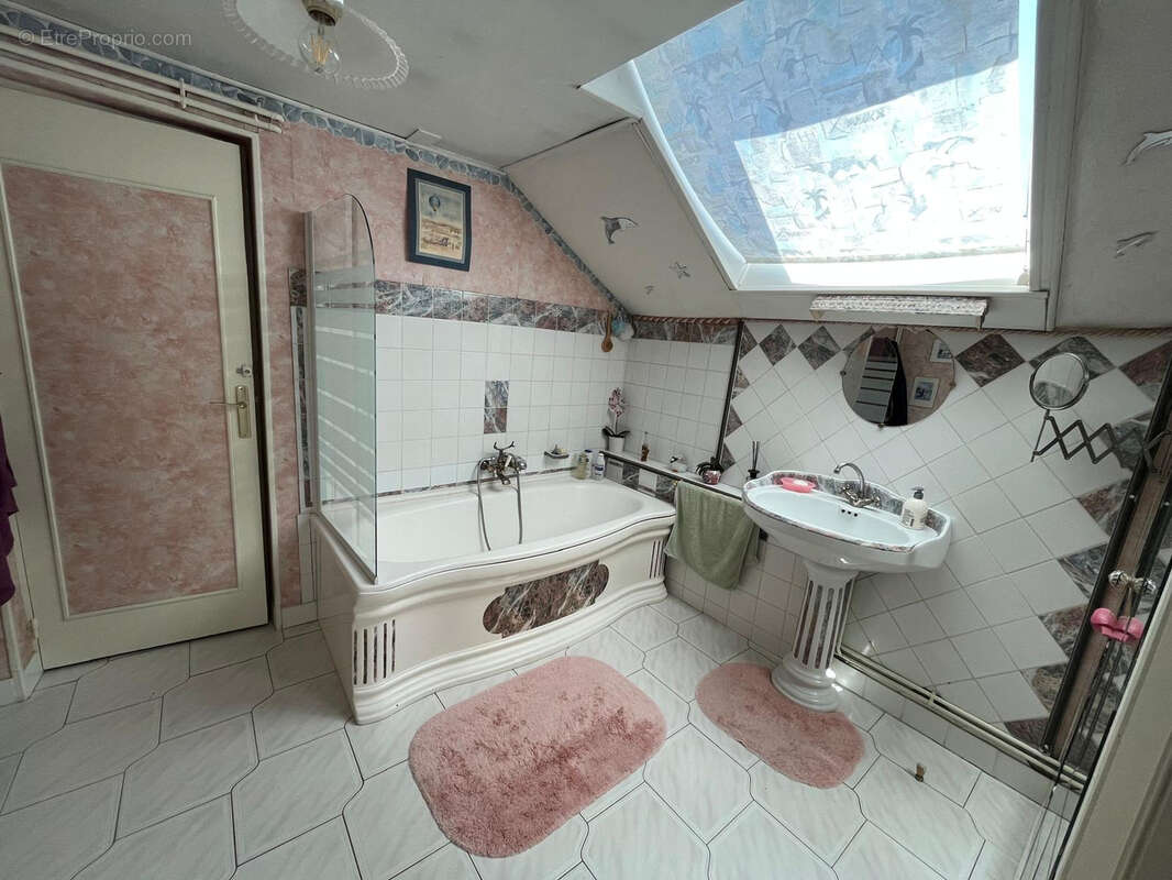 Maison à VERNEUIL-L&#039;ETANG