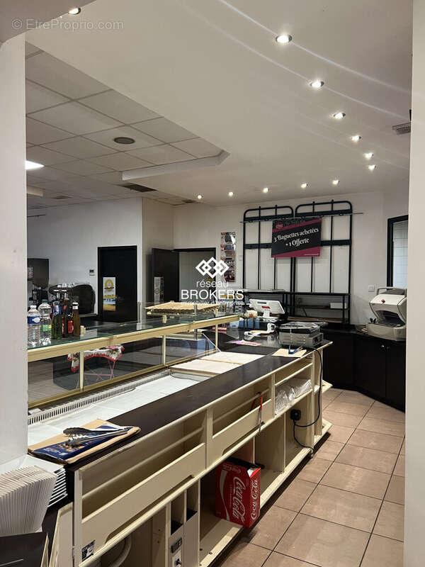 Commerce à MORESTEL