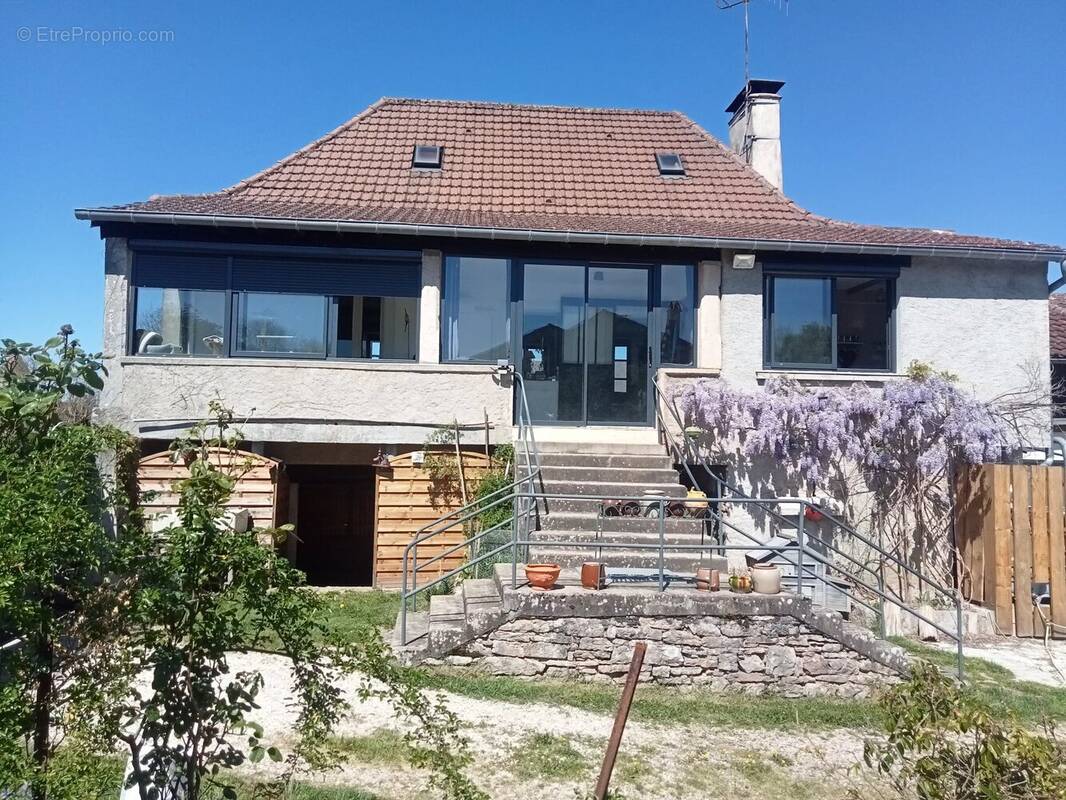 Maison à VARAIRE