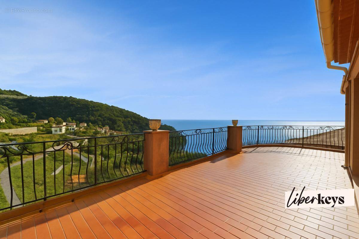 Appartement à EZE
