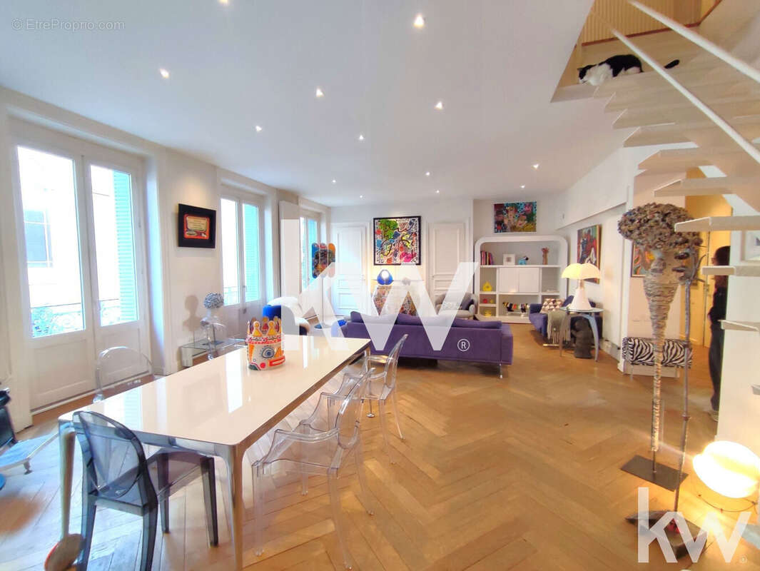 Appartement à SAINT-ETIENNE