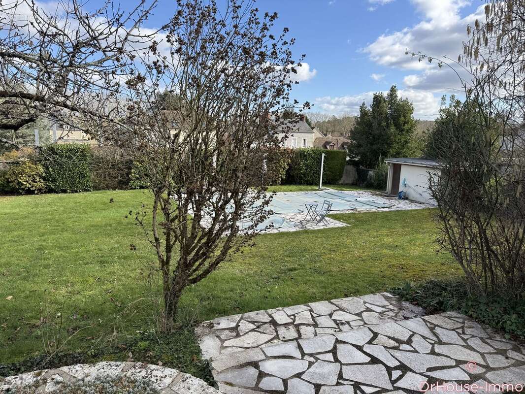 Maison à SAINT-PIERRE-LES-NEMOURS