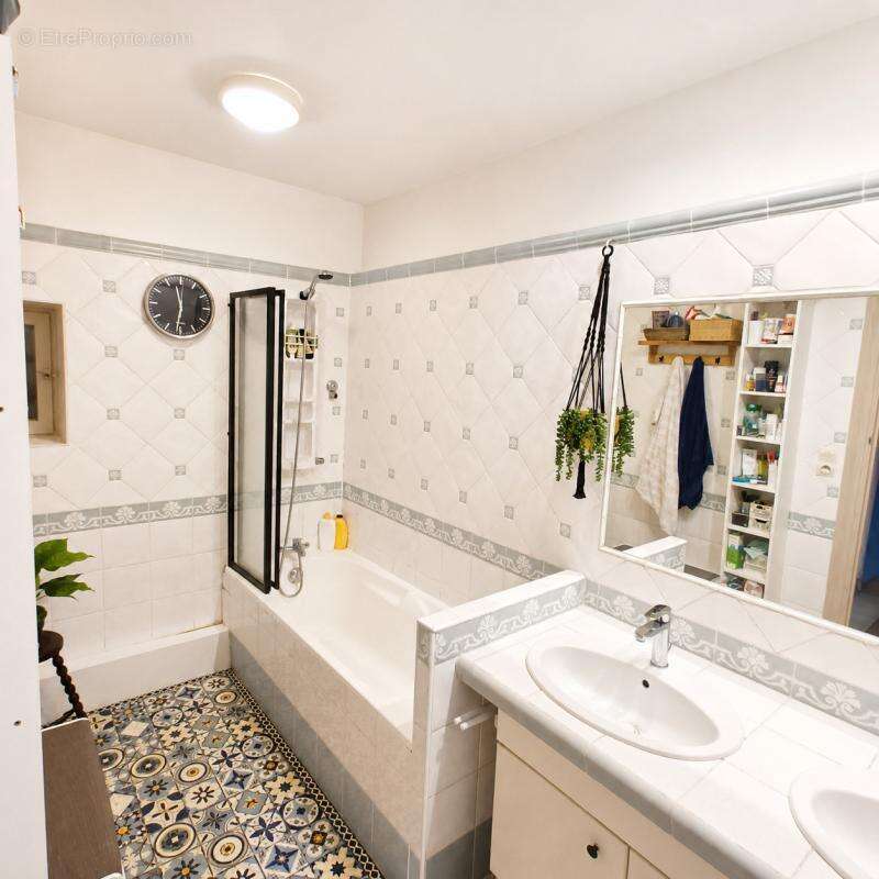 Appartement à NEUVILLE-SUR-SAONE