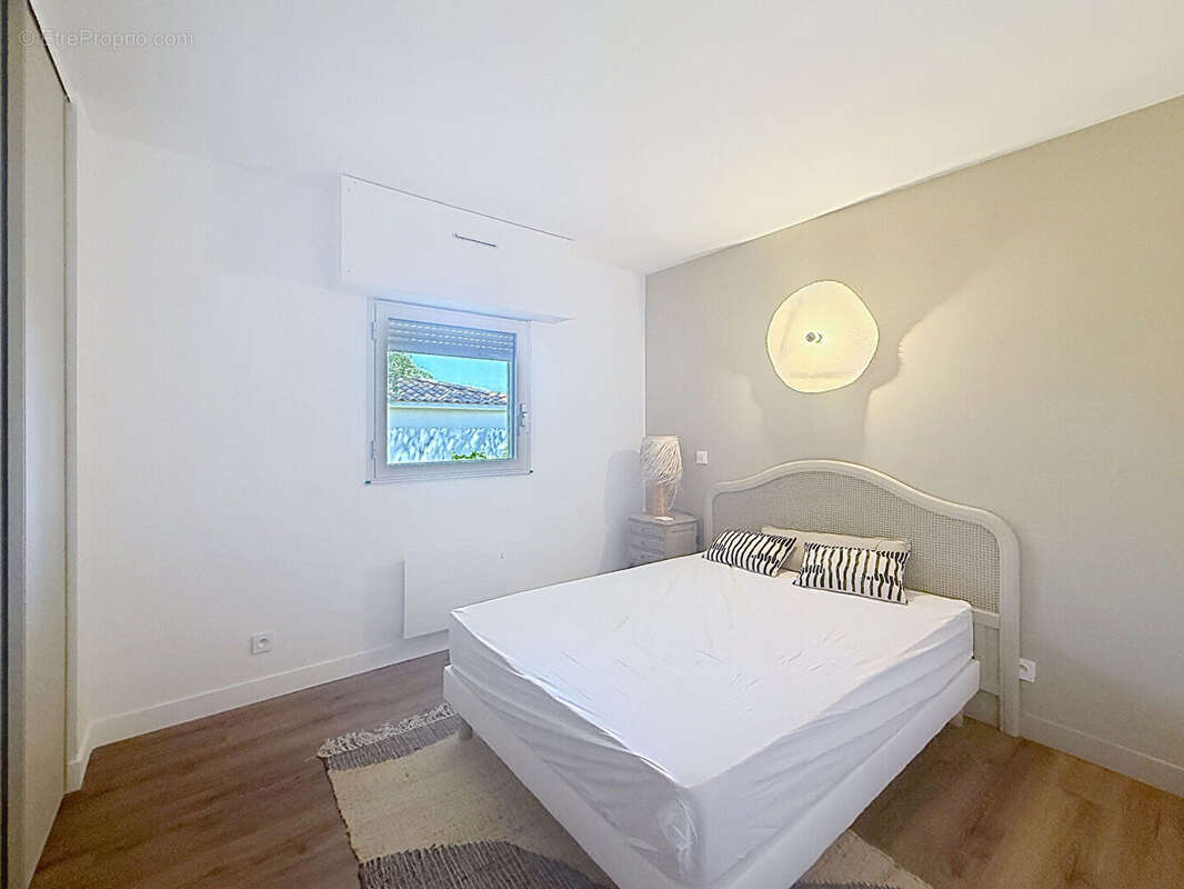 Appartement à VILLENEUVE-LES-AVIGNON