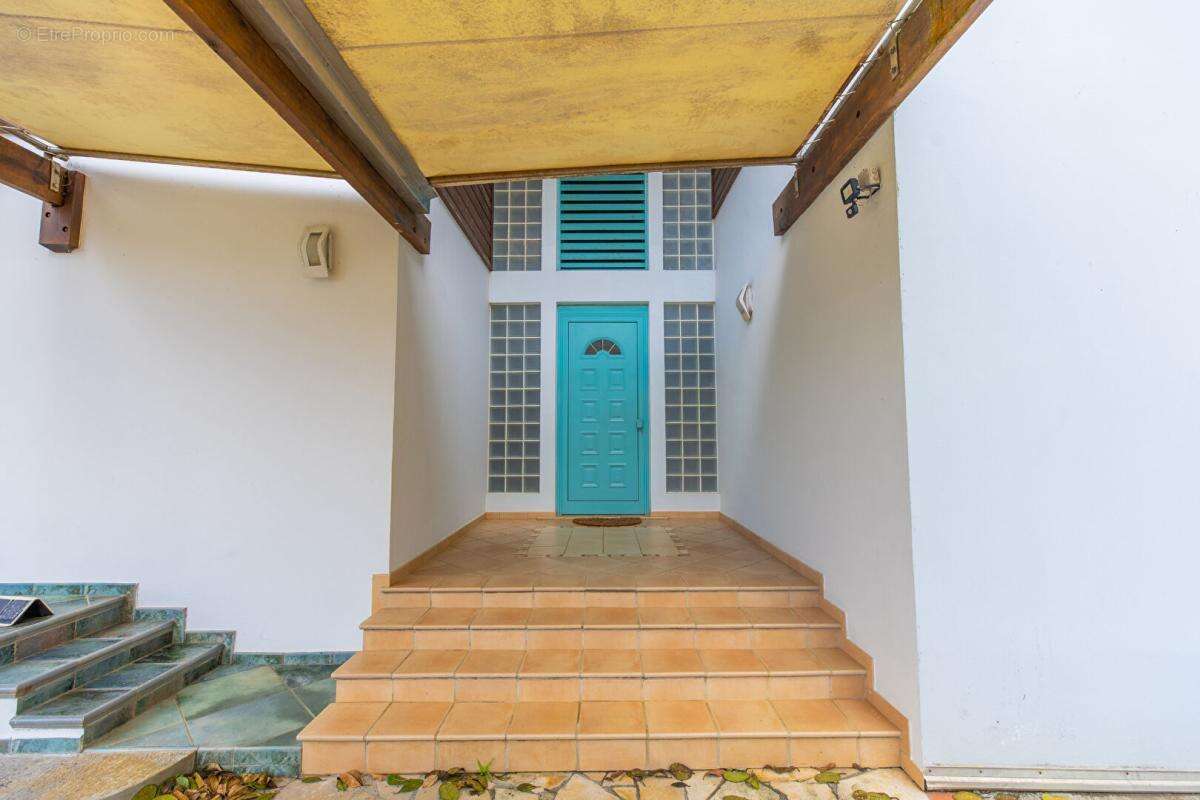Maison à PETIT-BOURG