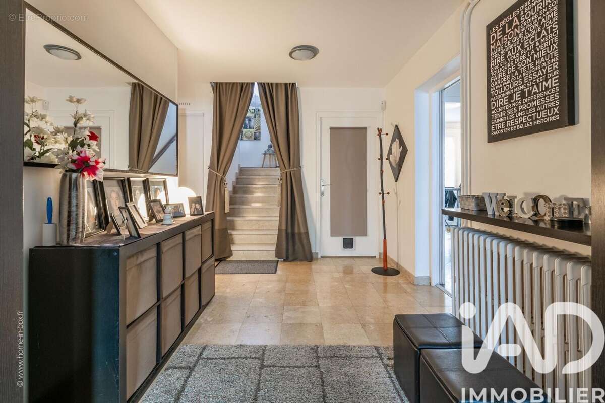 Photo 2 - Maison à LE COUDRAY-MONTCEAUX