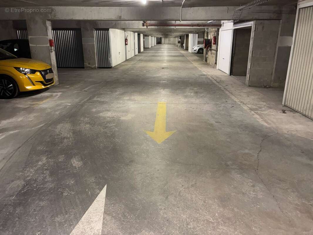 Parking 12 m² à Saint-Germain-En-Laye  - photo 4
