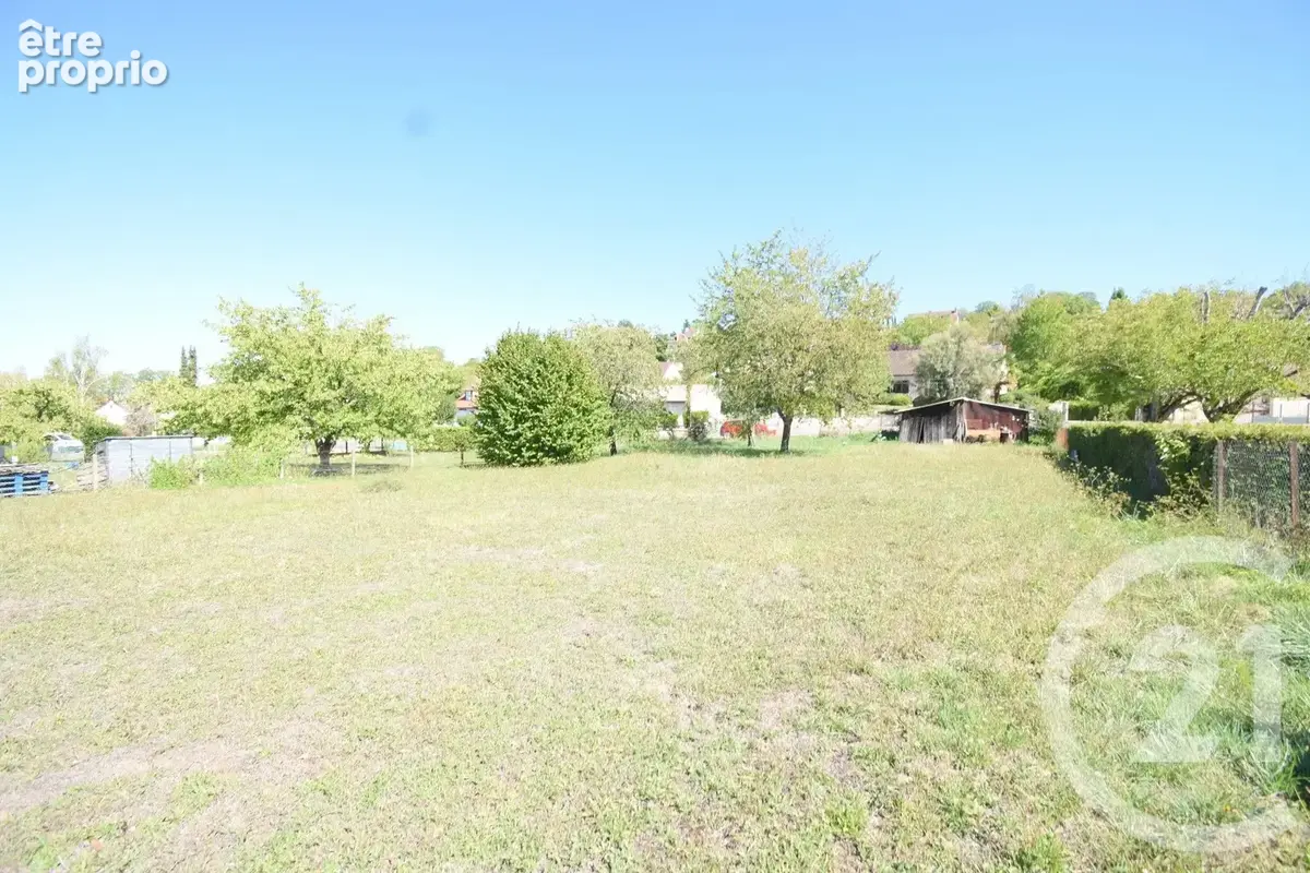 Photo Terrain à Cusset au prix de 66 400€