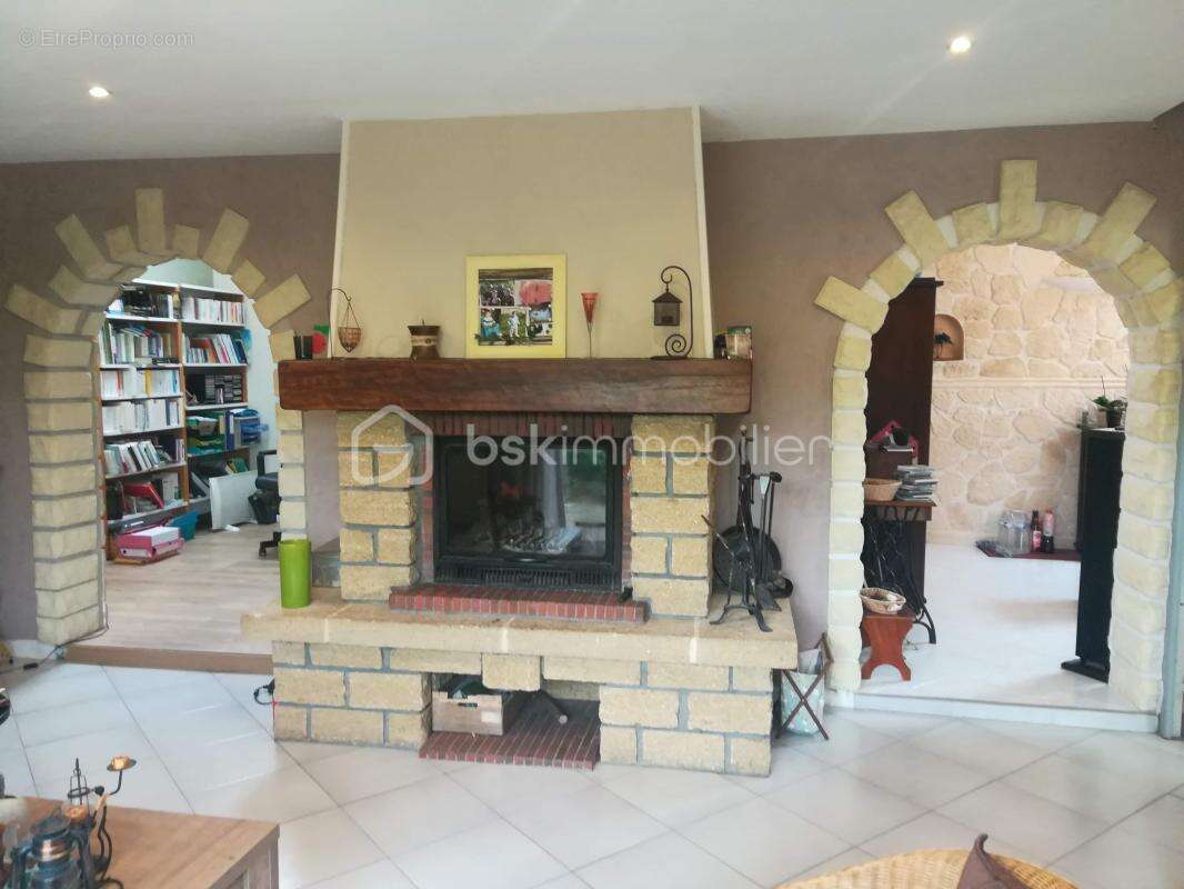 Maison à EVRY-GREGY-SUR-YERRE