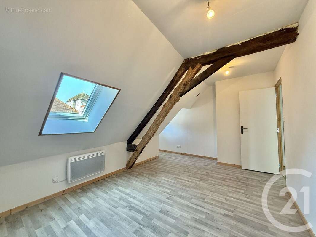 Maison à VILLENEUVE-SUR-ALLIER