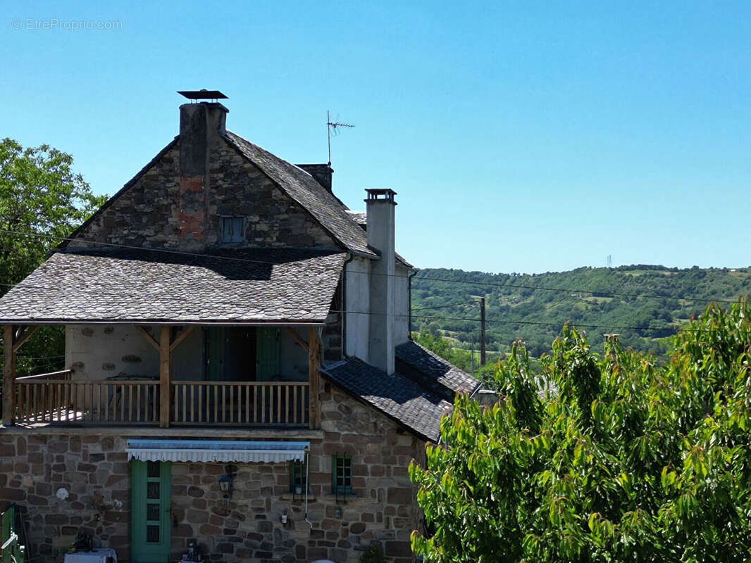 Ensemble immobilier en pierre entre BOZOULS et ESPALION - photo 4