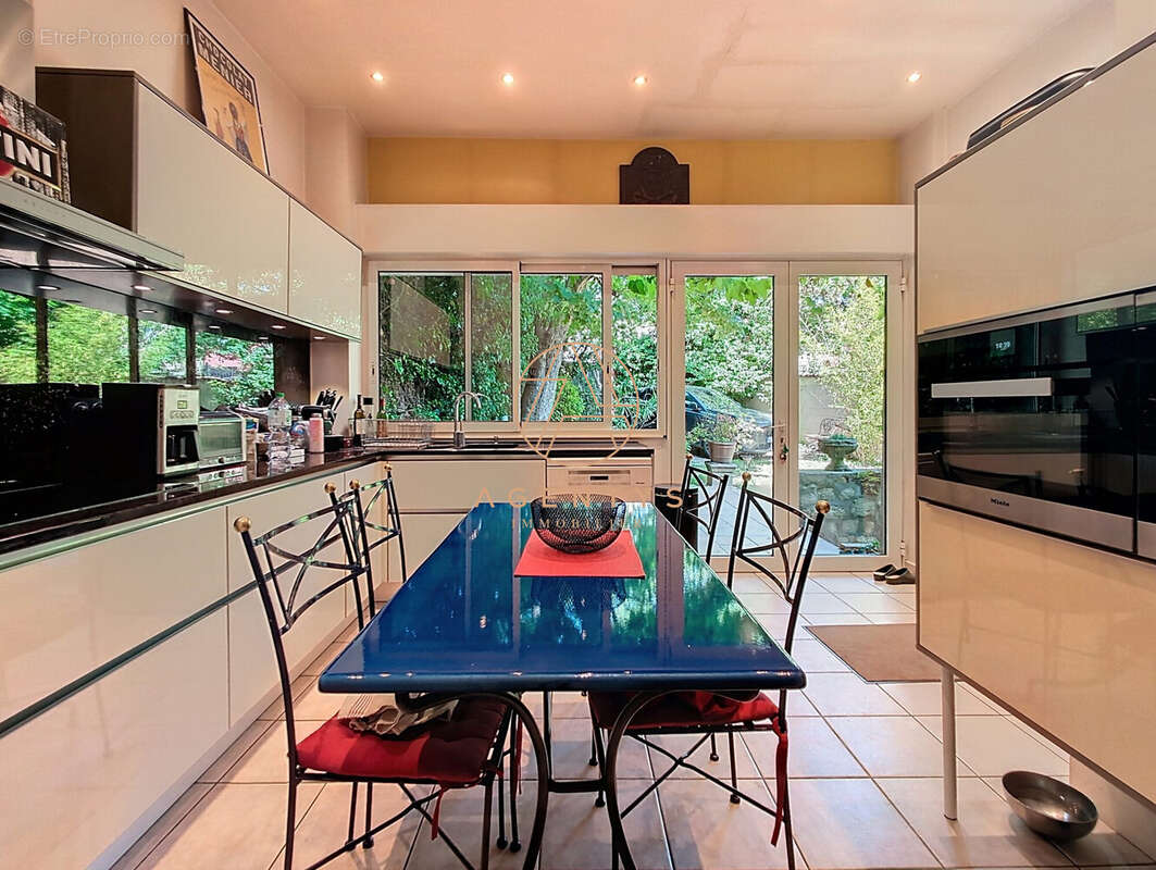 Maison à SAINT-MAUR-DES-FOSSES