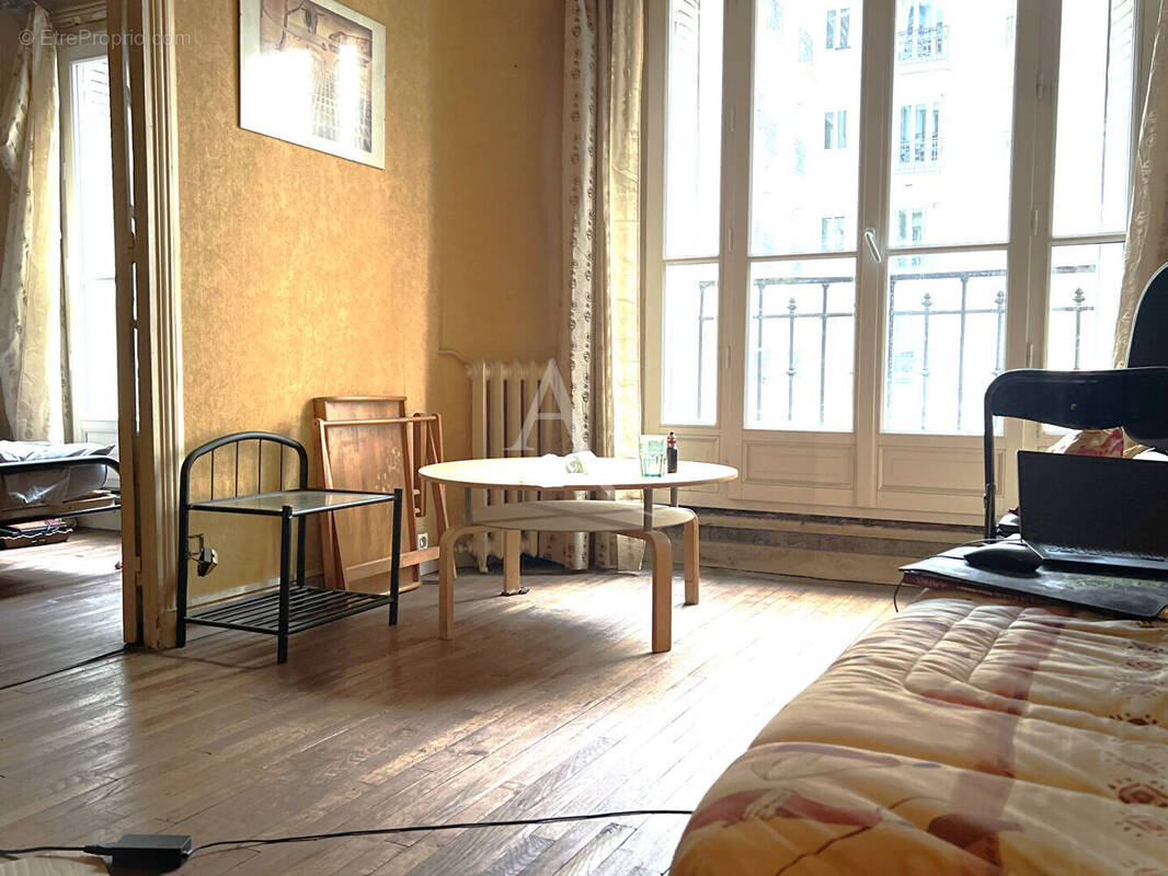 Appartement à PARIS-14E