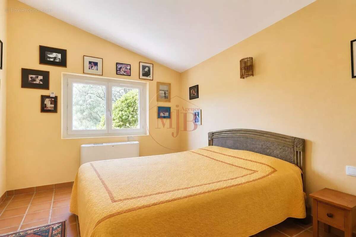 Maison 193 m² à Le Tholonet  - photo 11
