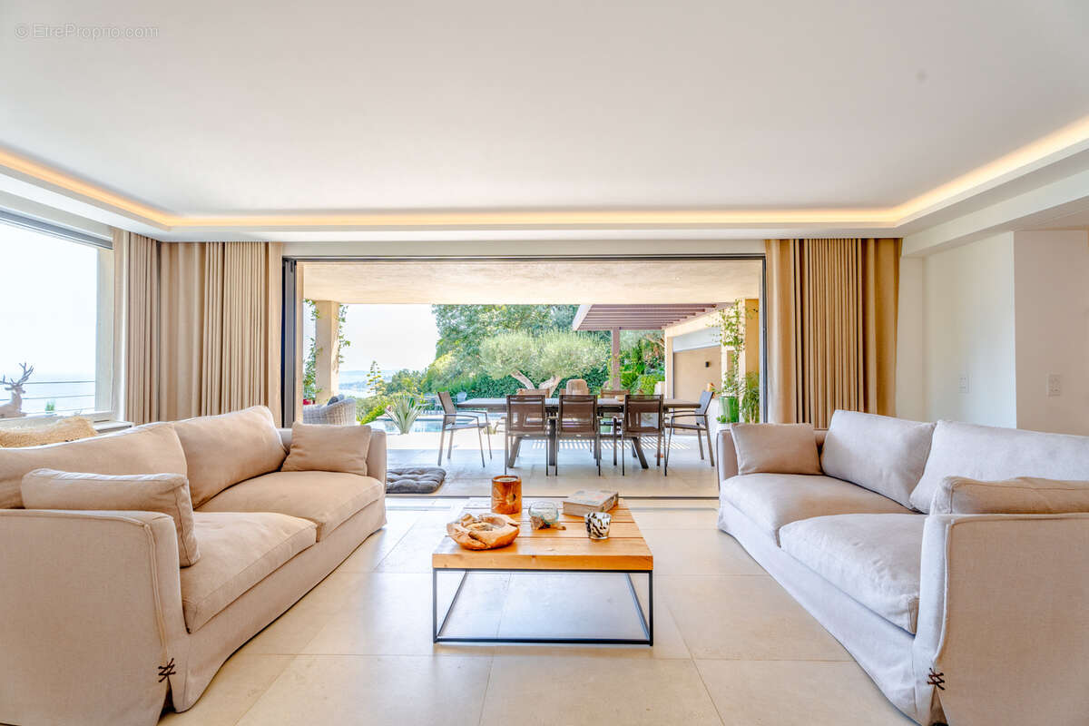Domaine de la Nartelle villa de prestige avec piscine et vue mer dominante - photo 4