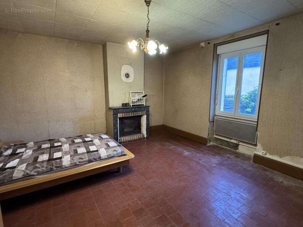 Maison à SAINT-LOUP-DES-CHAUMES