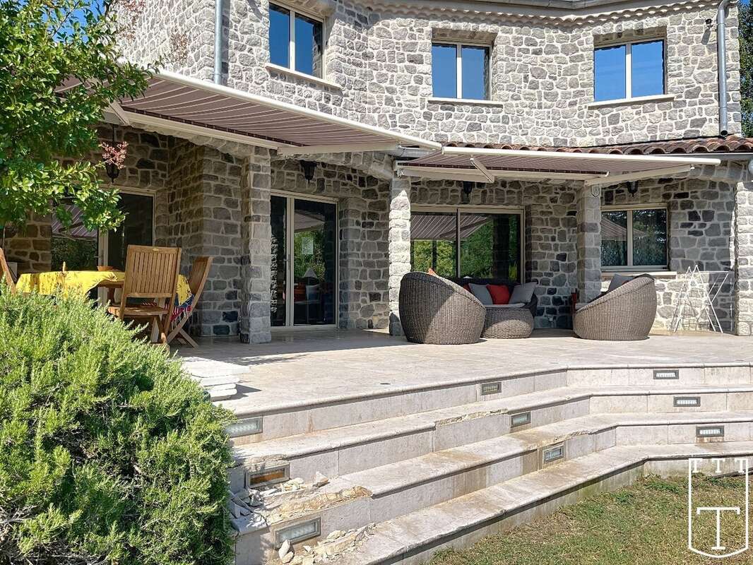 Élégante villa en pierre - photo 7