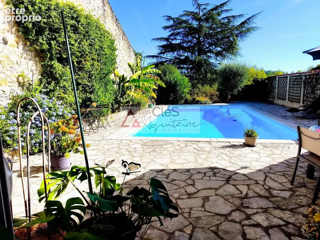 Maison familiale • 157 m2 • 4 chambres • piscine • garage - photo 1
