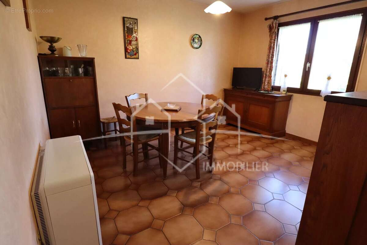 Maison à BEAUREPAIRE