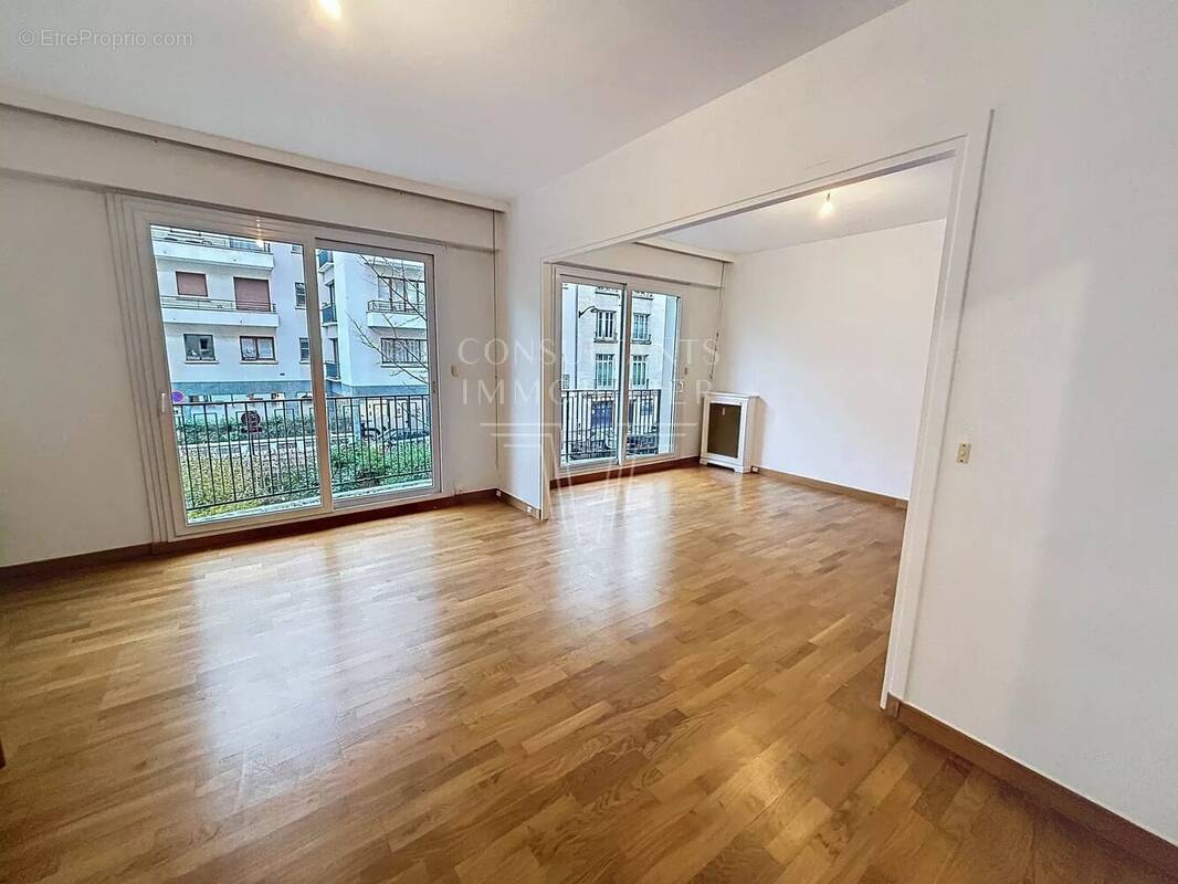Appartement à NEUILLY-SUR-SEINE