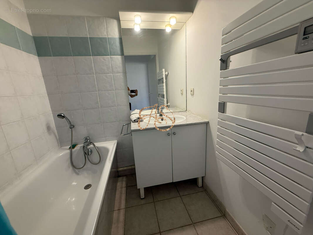 Appartement t2 en résidence sécurisée avec balcon et place de parking privative - photo 5