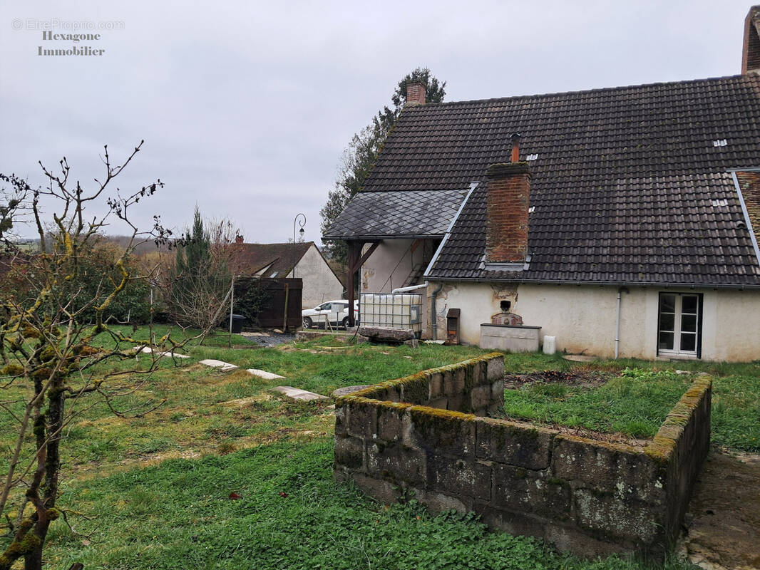 Maison à FAVERELLES