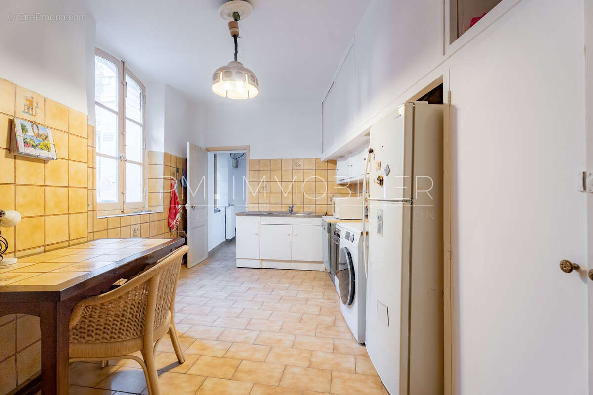 Appartement à MARSEILLE-1E