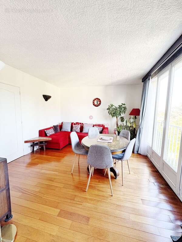 Appartement à LE PERREUX-SUR-MARNE