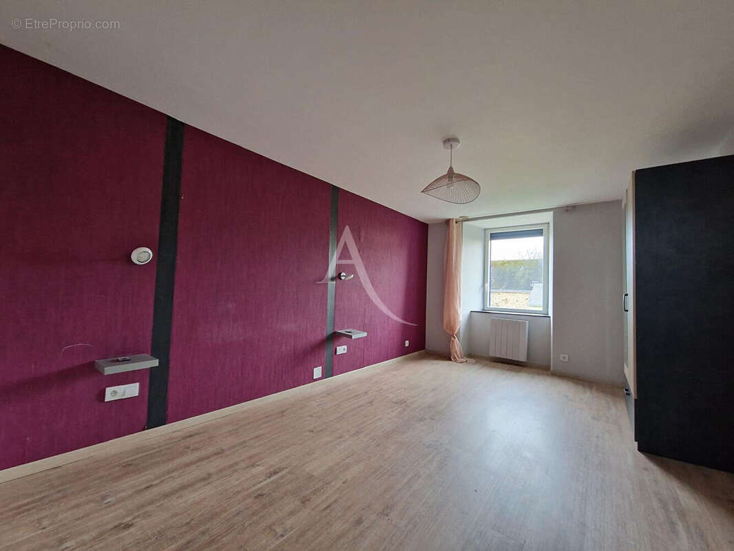 Maison à SAINT-GERMAIN-LE-FOUILLOUX