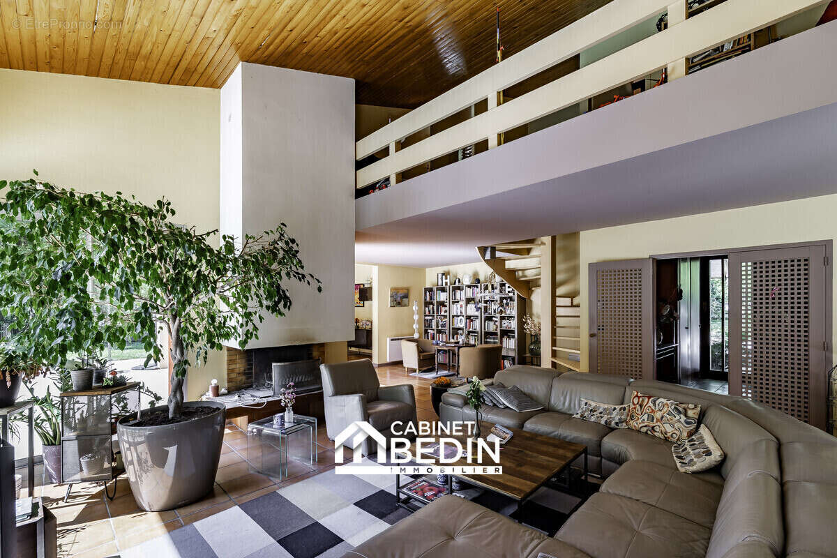 Maison 217 m² à Pugnac  - photo 2